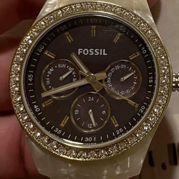 Womans fossil watches - Picture 2 of 6